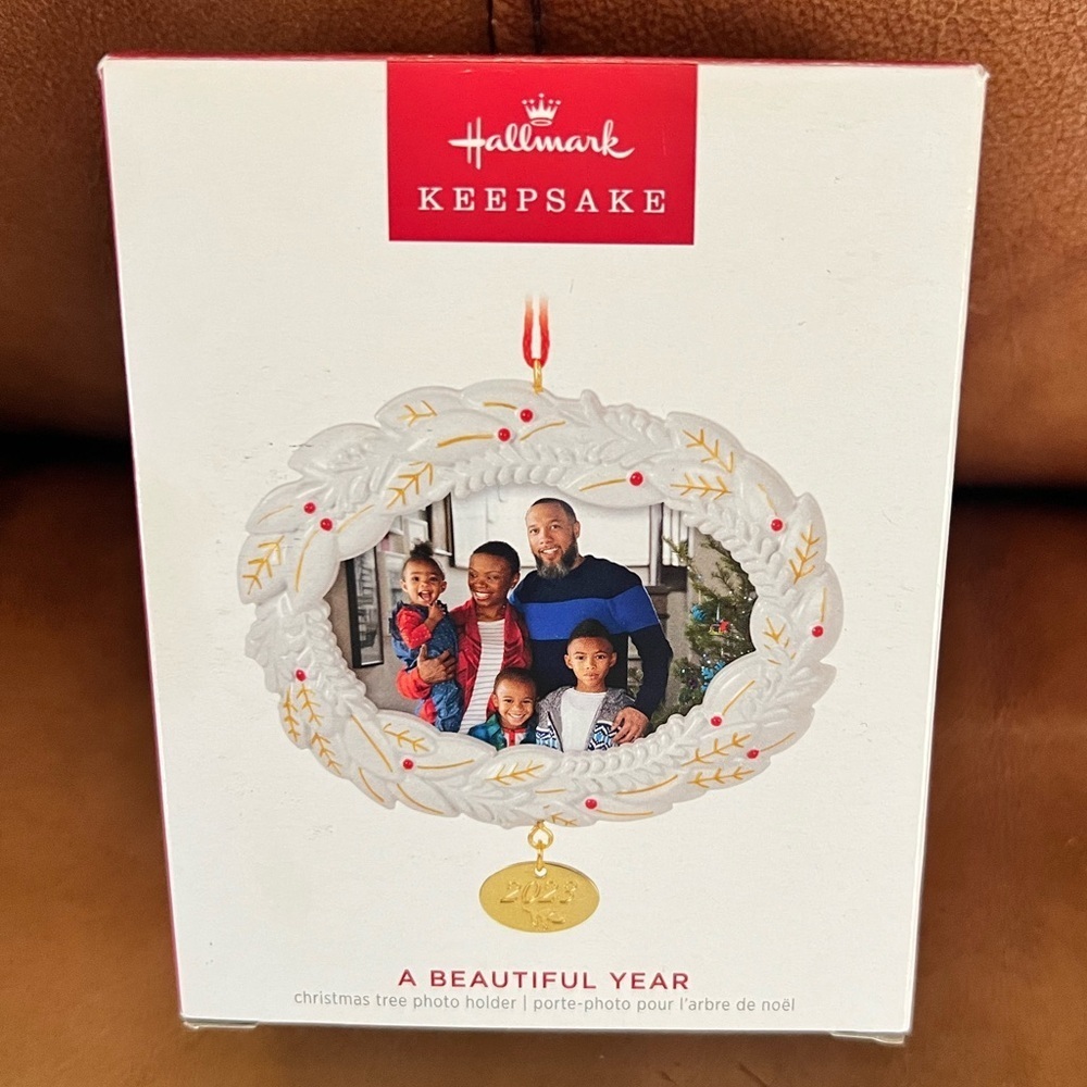Hallmark Keepsake A Beautiful Year Photo Ornament - White Wreath with 2023 Charm
